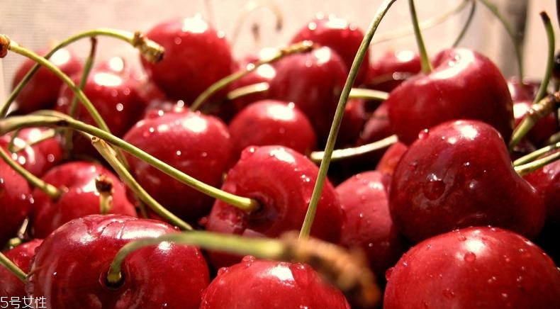 30歲顯老吃什么好？吃這幾類食物青春常在