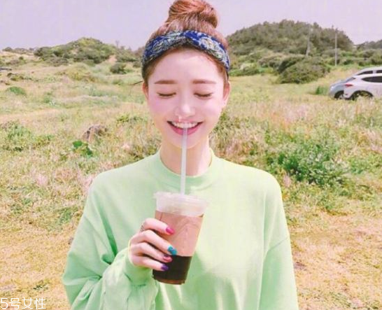 韓國(guó)發(fā)帶怎么帶好看 韓國(guó)發(fā)帶的系法圖解 韓國(guó)發(fā)帶怎么帶好看 韓國(guó)發(fā)帶的系法圖解