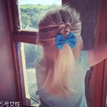八字劉海怎么弄才好看 可愛軟萌的小女孩發(fā)型綁扎方法 八字劉海怎么弄才好看 可愛軟萌的小女孩發(fā)型綁扎方法