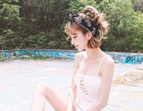 韓國(guó)發(fā)帶怎么帶好看 韓國(guó)發(fā)帶的系法圖解 韓國(guó)發(fā)帶怎么帶好看 韓國(guó)發(fā)帶的系法圖解