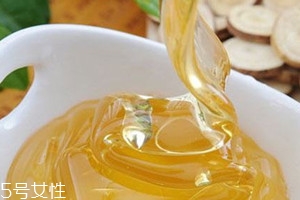 洋槐蜜為什么那么稀 洋槐蜜的花期很短 洋槐蜜為什么那么稀 洋槐蜜的花期很短