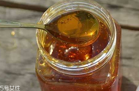 槐花蜜能減肥嗎 適量可以食用 槐花蜜能減肥嗎 適量可以食用