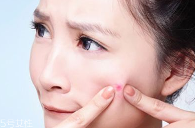 悶痘如何讓其排出來 先要找好悶痘原因 悶痘如何讓其排出來 先要找好悶痘原因