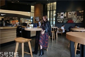 紅色連衣裙搭配什么外套？最時尚氣質(zhì)的穿搭