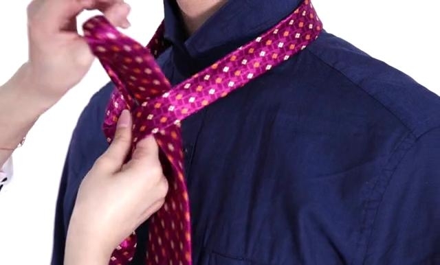 最簡單的領帶打法圖解 快捷打領帶的方法 最簡單的領帶打法圖解 快捷打領帶的方法