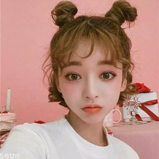 臉上有肉的女生適合什么發(fā)型 遮肉又修飾臉型的發(fā)型 臉上有肉的女生適合什么發(fā)型 遮肉又修飾臉型的發(fā)型