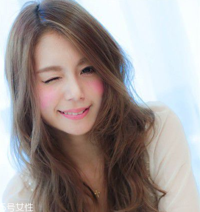 臉上有肉的女生適合什么發(fā)型 遮肉又修飾臉型的發(fā)型 臉上有肉的女生適合什么發(fā)型 遮肉又修飾臉型的發(fā)型