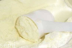 羊奶粉為什么難溶解 羊奶粉溶解快說(shuō)明什么 羊奶粉為什么難溶解 羊奶粉溶解快說(shuō)明什么