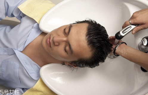 男生染什么顏色好看又低調(diào) 2022最流行發(fā)型顏色男生 男生染什么顏色好看又低調(diào) 2022最流行發(fā)型顏色男生