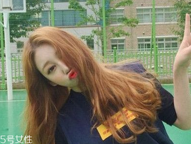 2022年最流行顯白發(fā)色 2022頭發(fā)顏色大全圖片 2022年最流行顯白發(fā)色 2022頭發(fā)顏色大全圖片