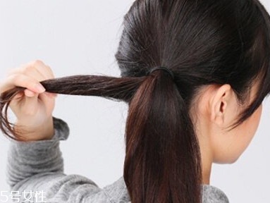 學(xué)生怎么扎馬尾有氣質(zhì) 簡單又漂亮學(xué)生馬尾辮扎法 學(xué)生怎么扎馬尾有氣質(zhì) 簡單又漂亮學(xué)生馬尾辮扎法