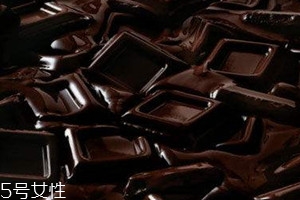 黑巧克力可以放冰箱嗎 黑巧克力的保質(zhì)期 黑巧克力可以放冰箱嗎 黑巧克力的保質(zhì)期