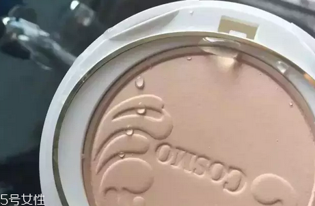 mistine瓷肌粉餅和羽翼粉餅一樣嗎 mistine羽翼粉餅色號試色 mistine瓷肌粉餅和羽翼粉餅一樣嗎 mistine羽翼粉餅色號試色