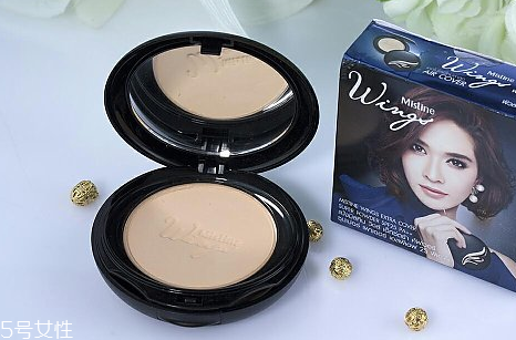 mistine瓷肌粉餅和羽翼粉餅一樣嗎 mistine羽翼粉餅色號(hào)試色 mistine瓷肌粉餅和羽翼粉餅一樣嗎 mistine羽翼粉餅色號(hào)試色