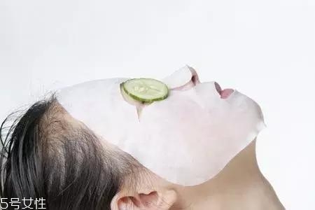 化妝卡粉是什么意思 導(dǎo)致卡粉的原因和解決方法 化妝卡粉是什么意思 導(dǎo)致卡粉的原因和解決方法