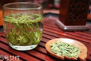 龍井用什么茶具泡好 龍井茶泡水用量 龍井用什么茶具泡好 龍井茶泡水用量