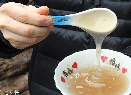 葛粉和紅糖能一起吃嗎 葛粉紅糖沖泡方法 葛粉和紅糖能一起吃嗎 葛粉紅糖沖泡方法