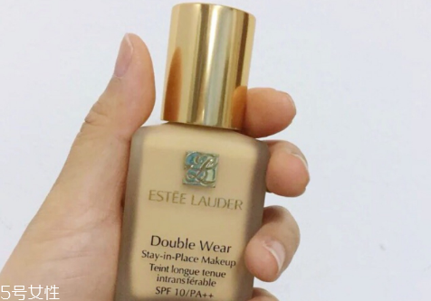 雅詩蘭黛粉底液色號怎么選 雅詩蘭黛粉底液使用測評 雅詩蘭黛粉底液色號怎么選 雅詩蘭黛粉底液使用測評