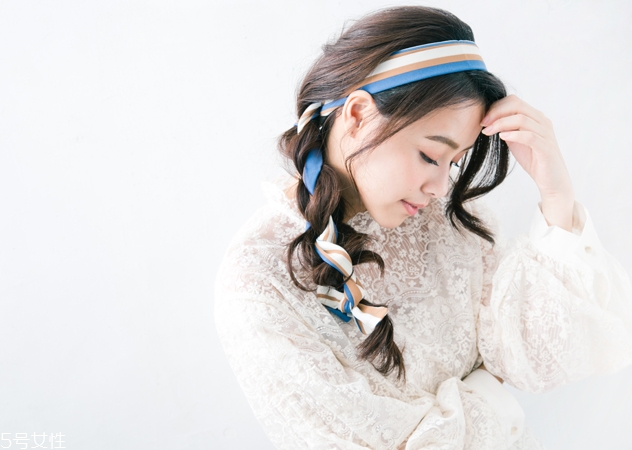 發(fā)帶怎么戴 中長(zhǎng)發(fā)怎么用發(fā)帶編發(fā) 發(fā)帶怎么戴 中長(zhǎng)發(fā)怎么用發(fā)帶編發(fā)