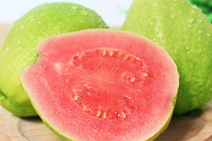 紅心芭樂(lè)的功效與作用 紅心芭樂(lè)的營(yíng)養(yǎng) 紅心芭樂(lè)的功效與作用 紅心芭樂(lè)的營(yíng)養(yǎng)