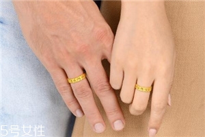 周生生六字真言戒指多少錢？周生生六字大明咒戒指價(jià)位