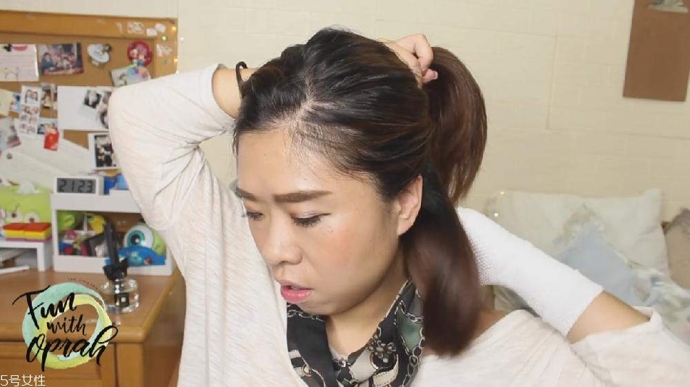 扎馬尾怎么帶發(fā)帶 怎么用發(fā)帶扎馬尾 扎馬尾怎么帶發(fā)帶 怎么用發(fā)帶扎馬尾