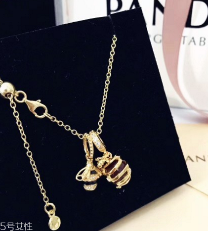 潘多拉小蜜蜂項(xiàng)鏈多少錢(qián)？潘多拉小蜜蜂項(xiàng)鏈價(jià)位