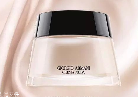 修顏霜和防曬霜先用哪個 修顏乳和防曬霜用法順序 修顏霜和防曬霜先用哪個 修顏乳和防曬霜用法順序