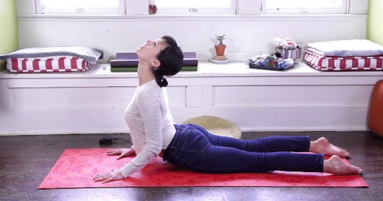 掰掰袖怎么瘦 6招瑜珈練成無贅肉手臂 掰掰袖怎么瘦 6招瑜珈練成無贅肉手臂