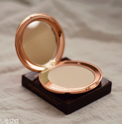 charlotte tilbury無瑕極細蜜粉餅適合什么膚質 charlotte tilbury無瑕極細蜜粉餅適合什么膚質