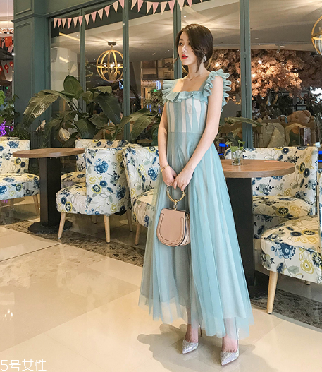 2018夏天流行什么顏色？2018夏天最火的衣服顏色