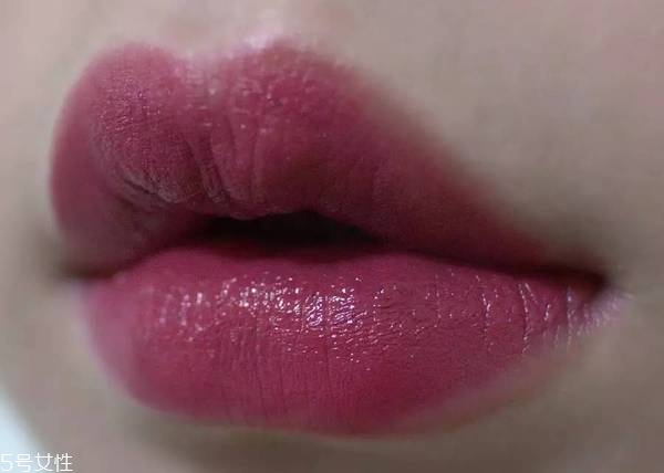 阿瑪尼紅管501和黑管501哪個(gè)好看 阿瑪尼唇釉怎么選購(gòu) 阿瑪尼紅管501和黑管501哪個(gè)好看 阿瑪尼唇釉怎么選購(gòu)