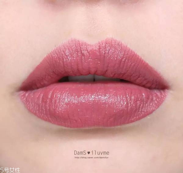 阿瑪尼紅管501和黑管501哪個(gè)好看 阿瑪尼唇釉怎么選購(gòu) 阿瑪尼紅管501和黑管501哪個(gè)好看 阿瑪尼唇釉怎么選購(gòu)