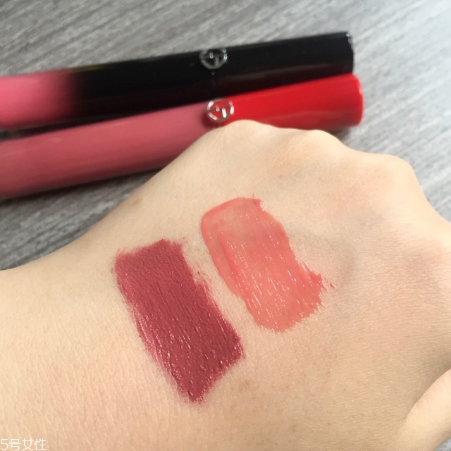 阿瑪尼紅管501和黑管501哪個(gè)好看 阿瑪尼唇釉怎么選購(gòu) 阿瑪尼紅管501和黑管501哪個(gè)好看 阿瑪尼唇釉怎么選購(gòu)