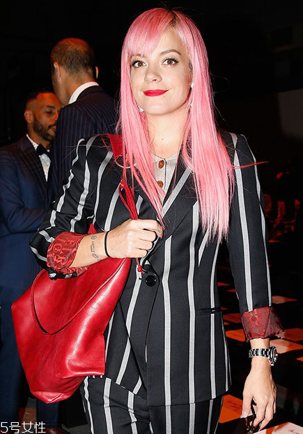 粉色系發(fā)色有哪幾種 粉色系發(fā)色合集 粉色系發(fā)色有哪幾種 粉色系發(fā)色合集