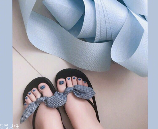 夏季腳部個(gè)性美甲圖片大全 最新腳指甲款式圖片2022 夏季腳部個(gè)性美甲圖片大全 最新腳指甲款式圖片2022