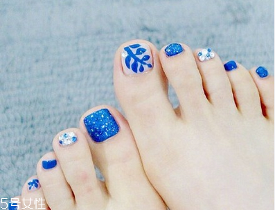 夏季腳部個(gè)性美甲圖片大全 最新腳指甲款式圖片2022 夏季腳部個(gè)性美甲圖片大全 最新腳指甲款式圖片2022