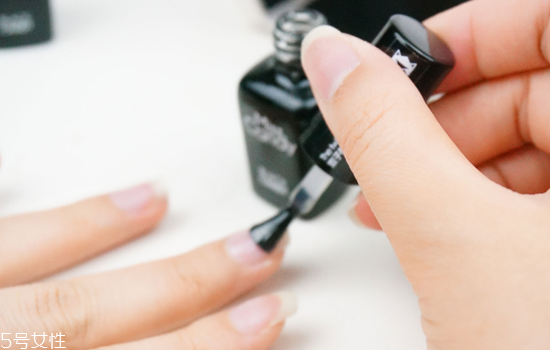 貓眼石美甲磁鐵怎么用 貓眼美甲的做法步驟 貓眼石美甲磁鐵怎么用 貓眼美甲的做法步驟