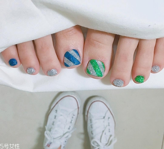 夏季腳部個(gè)性美甲圖片大全 最新腳指甲款式圖片2022 夏季腳部個(gè)性美甲圖片大全 最新腳指甲款式圖片2022