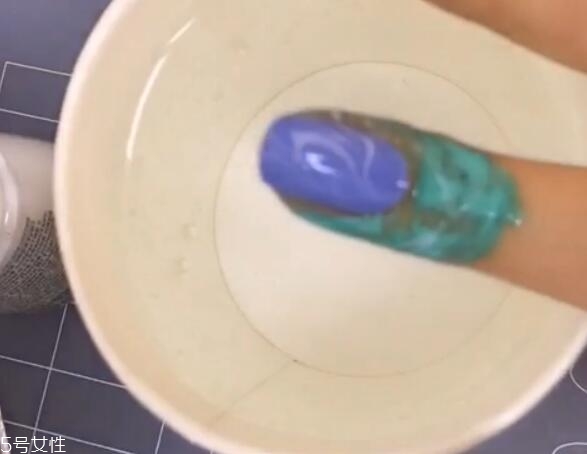 陶釉美甲怎么做 陶釉紋理美甲教程 陶釉美甲怎么做 陶釉紋理美甲教程