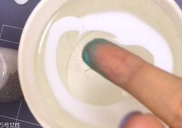 陶釉美甲怎么做 陶釉紋理美甲教程 陶釉美甲怎么做 陶釉紋理美甲教程