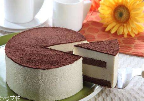 10寸蛋糕多大 10寸蛋糕夠幾個(gè)人吃 10寸蛋糕多大 10寸蛋糕夠幾個(gè)人吃