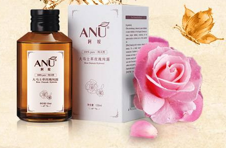 玫瑰純露可以當(dāng)爽膚水用嗎 玫瑰純露和爽膚水哪個(gè)好 玫瑰純露可以當(dāng)爽膚水用嗎 玫瑰純露和爽膚水哪個(gè)好