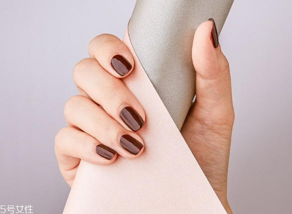 水性指甲油怎么識別優(yōu)劣 水性指甲油的識別方法 水性指甲油怎么識別優(yōu)劣 水性指甲油的識別方法