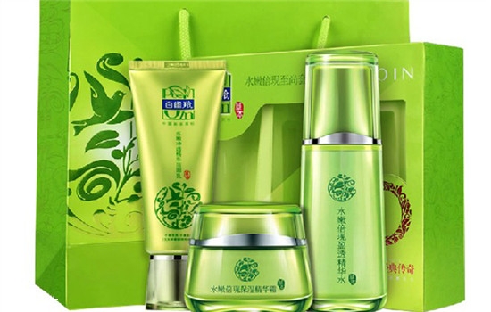 百雀羚水嫩倍現(xiàn)系列適合什么膚質(zhì) 怎么用百雀羚更補(bǔ)水 百雀羚水嫩倍現(xiàn)系列適合什么膚質(zhì) 怎么用百雀羚更補(bǔ)水