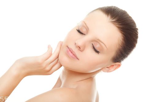 潤(rùn)百顏是什么牌子 潤(rùn)百顏蜂巢玻尿酸水潤(rùn)次拋原液怎么樣 潤(rùn)百顏是什么牌子 潤(rùn)百顏蜂巢玻尿酸水潤(rùn)次拋原液怎么樣