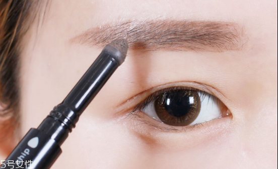 亞洲人怎么畫歐美妝 亞洲妹紙適用的歐美妝容教程 亞洲人怎么畫歐美妝 亞洲妹紙適用的歐美妝容教程