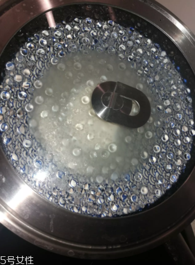 自制涼皮的簡單做法 超詳細(xì)自制涼皮方法 自制涼皮的簡單做法 超詳細(xì)自制涼皮方法