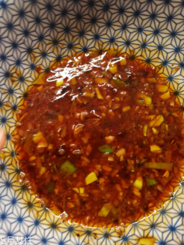 自制涼皮的簡單做法 超詳細(xì)自制涼皮方法 自制涼皮的簡單做法 超詳細(xì)自制涼皮方法