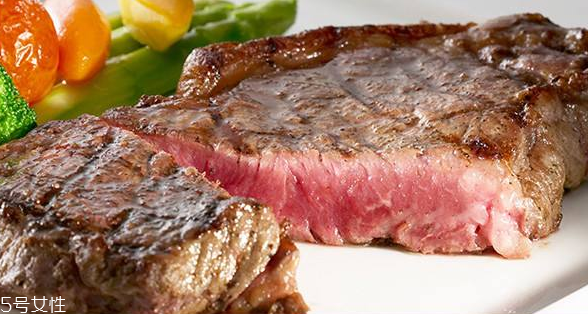 菲力牛排和黑椒牛排的區(qū)別 菲力牛排和黑椒牛排的區(qū)別